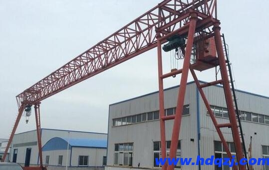 起重機需要按時清理嗎？起重機機械零件的清理方式